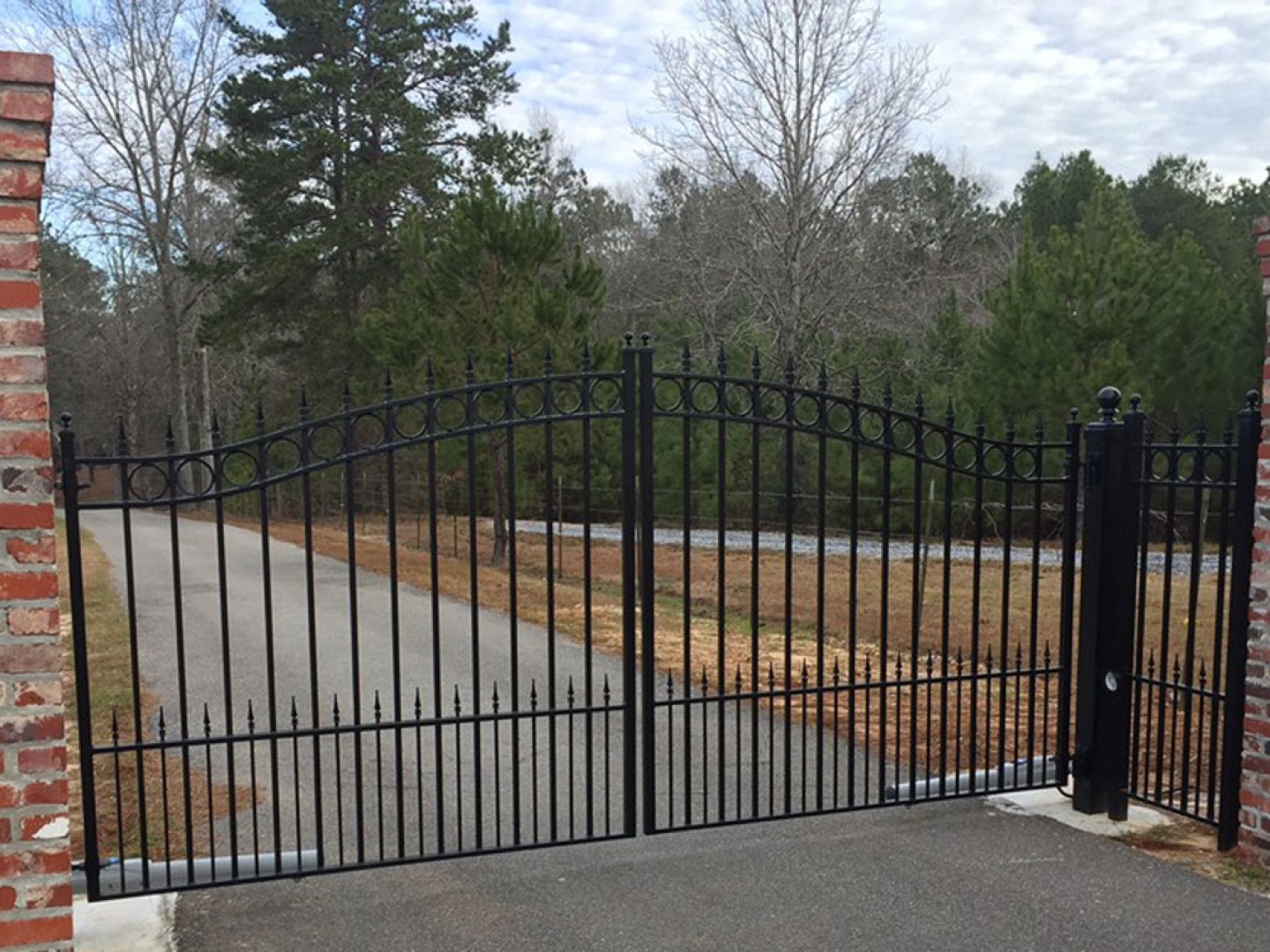 Electric Gates Hattiesburg, Laurel & Petal, MS Red's Wrought Iron and Gates Inc